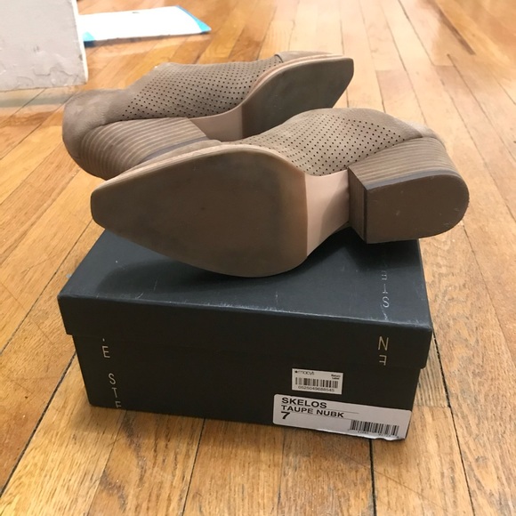 Steve Madden Skelos Ankle Bootie - Picture 2 of 3